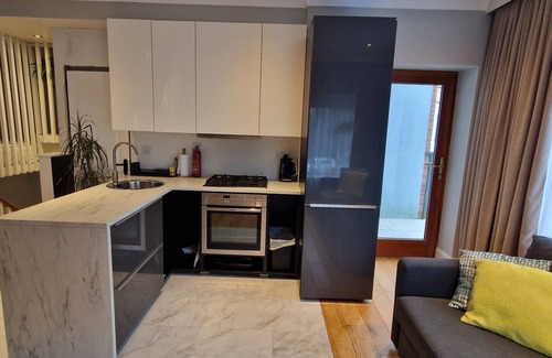 Chapelizod Apartamento | Riverside modern gem in Dublin