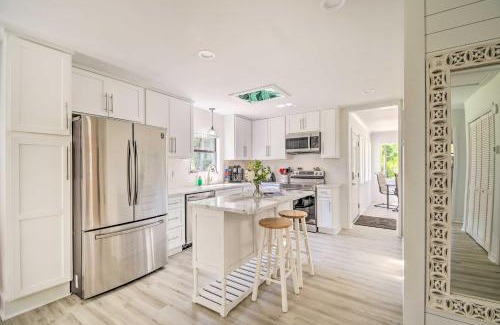 Foley Casa | Riverside New Magnolia Springs Home with Dock, Beach
