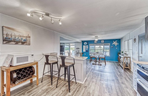 Ruskin Casa | Riverside Oasis - Dock - Shuffleboard