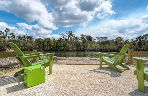 Braden River Casa | Riverside Oasis Home w Tiki Hut & Firepit