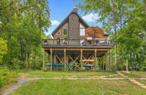 Luray Casa | Riverside Oasis with Stunning Views, Cozy Firepit!