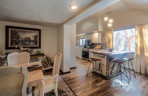 Livingston Casa | Riverside Paradise Awaits!
