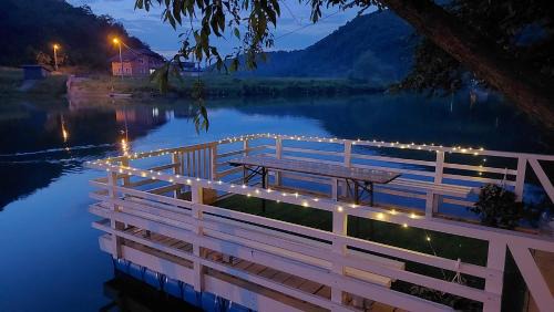 Mali Radic Villa | Riverside Resort Una