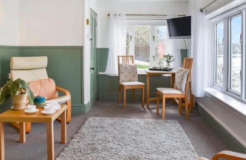 Beccles Casa | Riverside Retreat