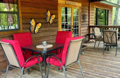 Red Level Casa | Riverside Retreat LLC.
