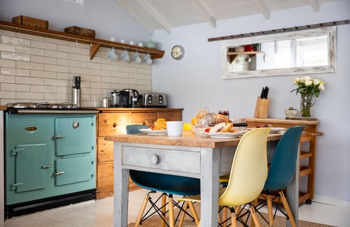 Combeinteignhead Cabina | Riverside Retreat on the Teign Estuary