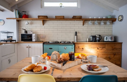 Combeinteignhead Cabina | Riverside Retreat on the Teign Estuary