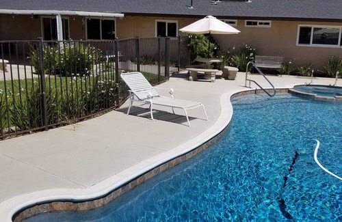 Woodcrest Casa | Riverside Retreat Piscina / Spa, Gimnasio, Gated