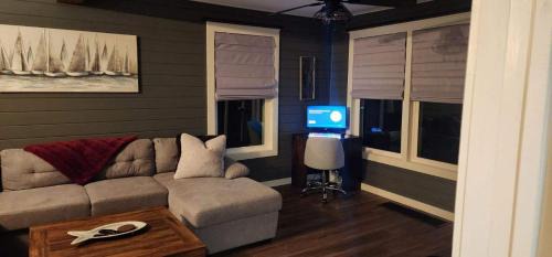 Riverside Casa | Riverside Retreat