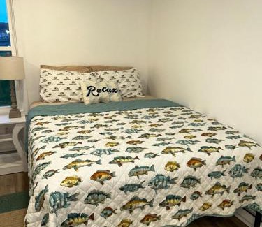 Harmarville Apartamento | Riverside Retreat