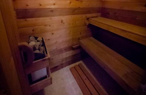 Elora Casa | Riverside Retreat with Sauna & Hot Tub in Elora