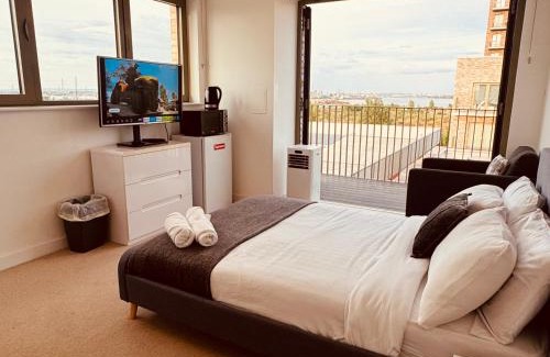 Custom House Casa | Riverside Rooms and Apartments