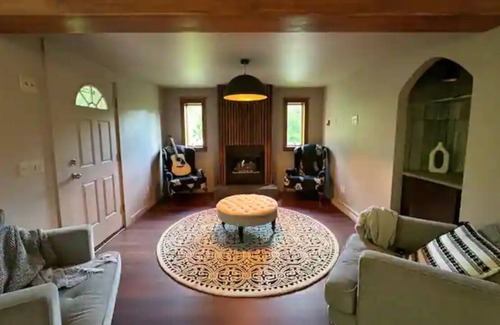 Massillon Casa | Riverside Slumber Party Vibes