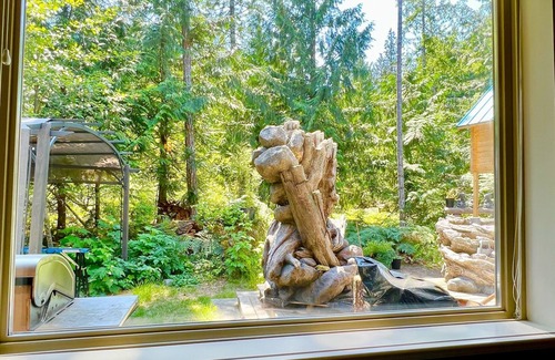 Regional District of Nanaimo Cabaña | Riverside Suite & Waterfall Retreat
