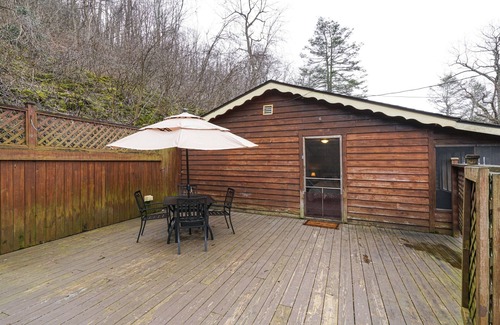 Elkins Cabina | Riverside Suite*HotTub*WiFi*Steps to the River