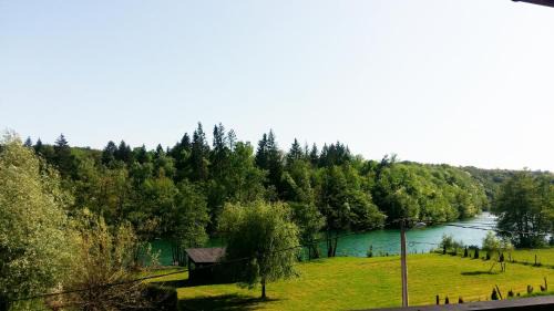 Duga Resa Casa | Riverside Vacation House Mrežnica