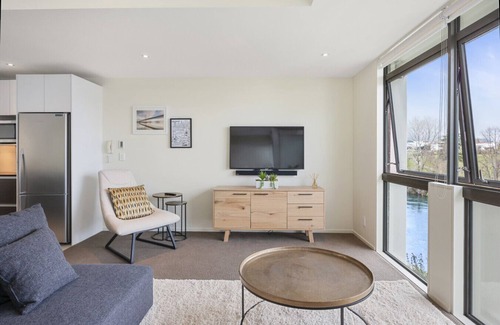Taupo Apartamento | Riverside Views - Taupo Holiday Home