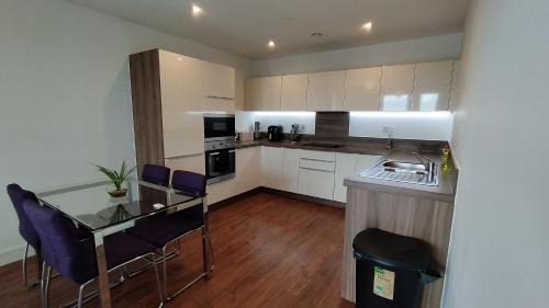 Evelyn Apartamento | Riverview Amazing 2Bed 2Bath Apt wParking Sleeps 6 Comfortably