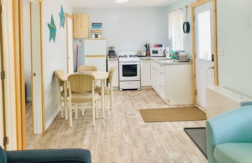 North Bay Cabina | Riverview Cabin Cottage B