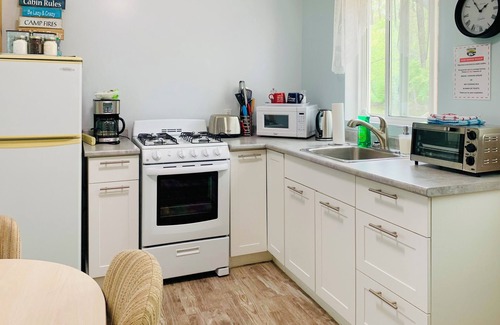 North Bay Cabina | Riverview Cabin Cottage B