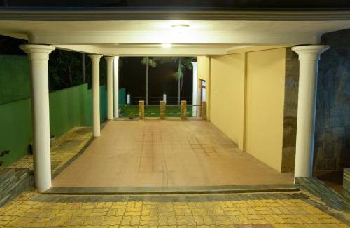 Sirimalwatta Casa | Riverview Glass Room