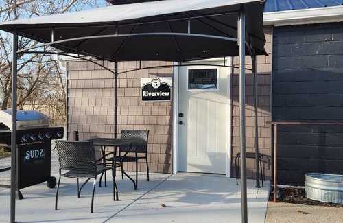 Mount Vernon Apartamento | Riverview Studio Apartment. Weekly/Monthly Discounts! Wifi. Convenient Location.