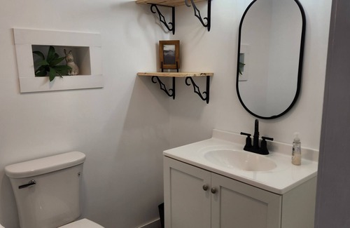 Mount Vernon Apartamento | Riverview Studio Apartment. Weekly/Monthly Discounts! Wifi. Convenient Location.