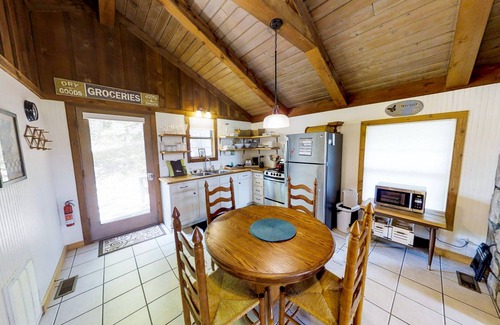 Townsend Cabina | Riverview