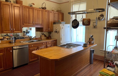 Arsenal Casa | Riverwalk/ King William Gem with Pool