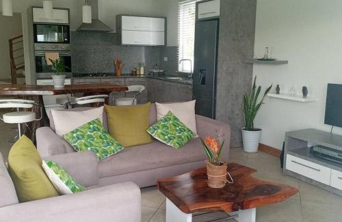 Saint Felix Casa | Riverwalk Villa