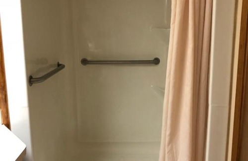 Glenwood Hotel | Riverwood Inn
