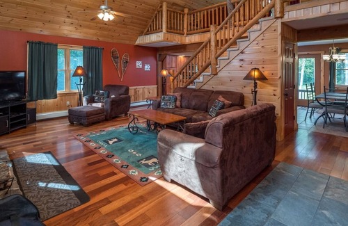 Sunday River Area Casa | Riverwood Log Home in Newry