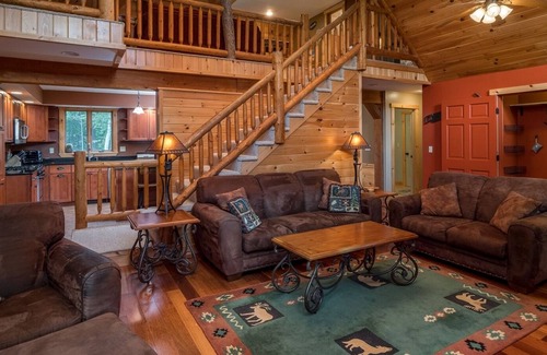 Sunday River Area Casa | Riverwood Log Home in Newry