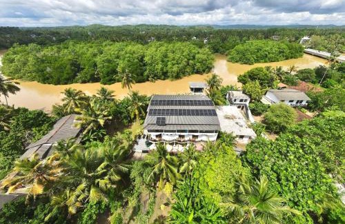 Pelena Hotel | Riverwood villa