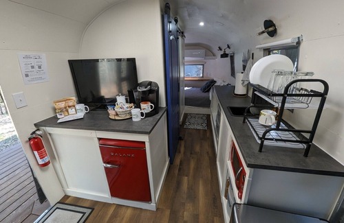 Madison County Casa | Riveted Retreat '62Airstream - 2hr Houston Dallas