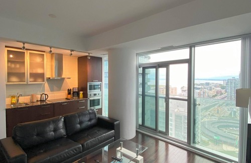 Downtown Toronto Apartamento | Rivetstays - The Studios