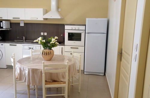 Galeria Apartamento | Rivière à 2 Min/wifi Gratuit/clim/piscine Chauffée/2 Chambres/ping-pong/pétanque