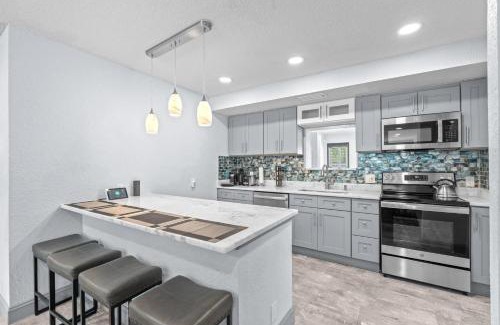 Riviera Beach Casa | Riviera Beach Gem