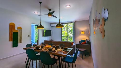 Ejidal Apartamento | Riviera Home - New 2BR Condo w. big Pool & Jacuzzi