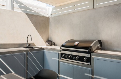 Vouliagmeni Apartamento | Riviera Luxury Penthouse by the Beach