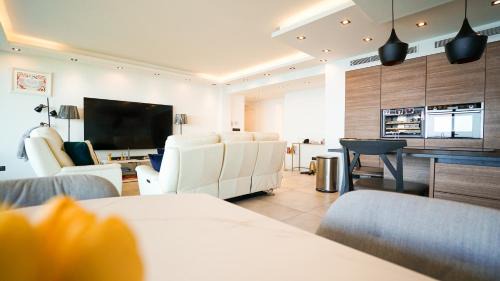 Vallauris Apartamento | Riviera Paradise Sea View Pool Beachfront