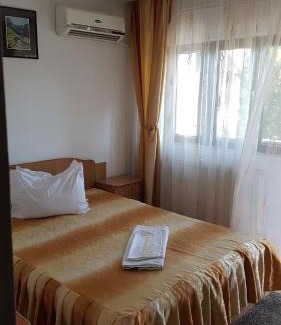 Ramnicu Valcea Cama Y Desayuno | Riviera Valceana