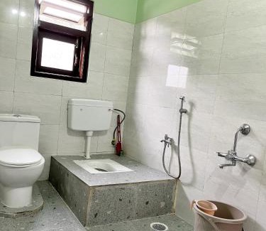 Ziro Cama Y Desayuno | RJ Shant Apartments- Room 22