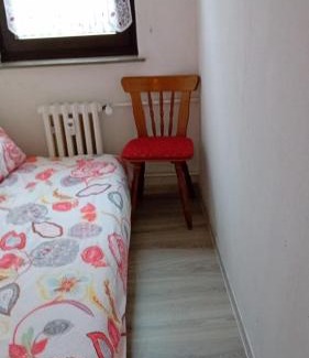 Waldkappel Apartamento | RJS Lambach GbR, Ferienwohnung am Dorfplatz
