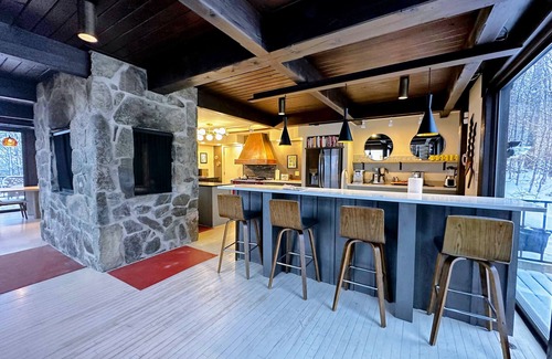 Whitefield Casa | RL Breathtaking views, private mountain retreat. Hot Tub, Dog Friendly, 4WD recommended!