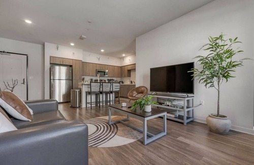 Chico Apartamento | Rm&Bathrm + Game Room, Pool, BBQ,&Fire Pit