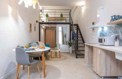 Aiora Apartamento | RM1 - Loft Valencia cómodos estudios dúplex cerca a la Avenida del Puerto