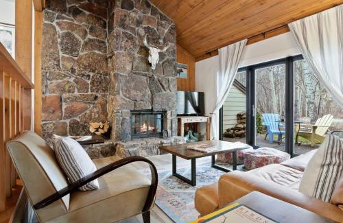 Moose Wilson Road Villa | RMR: Cinquefoil 1612 Condo in The AspensWilsonWY
