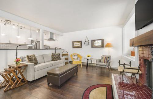 Moose Wilson Road Apartamento | RMR: Hawthorne 214 Condo in The AspensWilsonWY