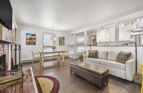 Moose Wilson Road Apartamento | RMR: Hawthorne 214 Condo in The AspensWilsonWY